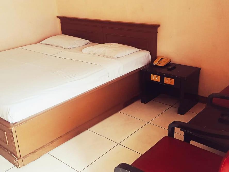 Hotel Wijaya Purwokerto Extérieur photo