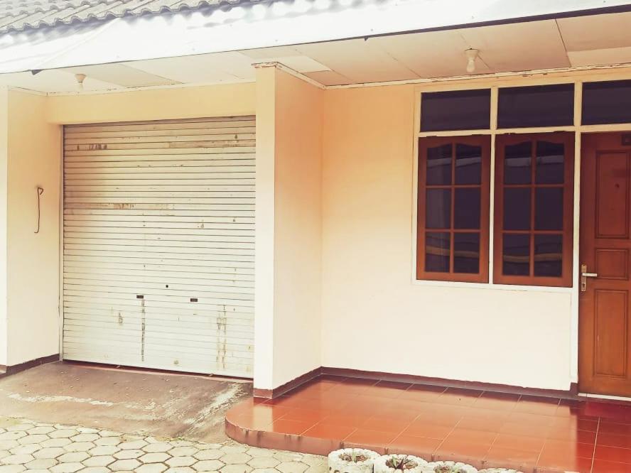 Hotel Wijaya Purwokerto Extérieur photo
