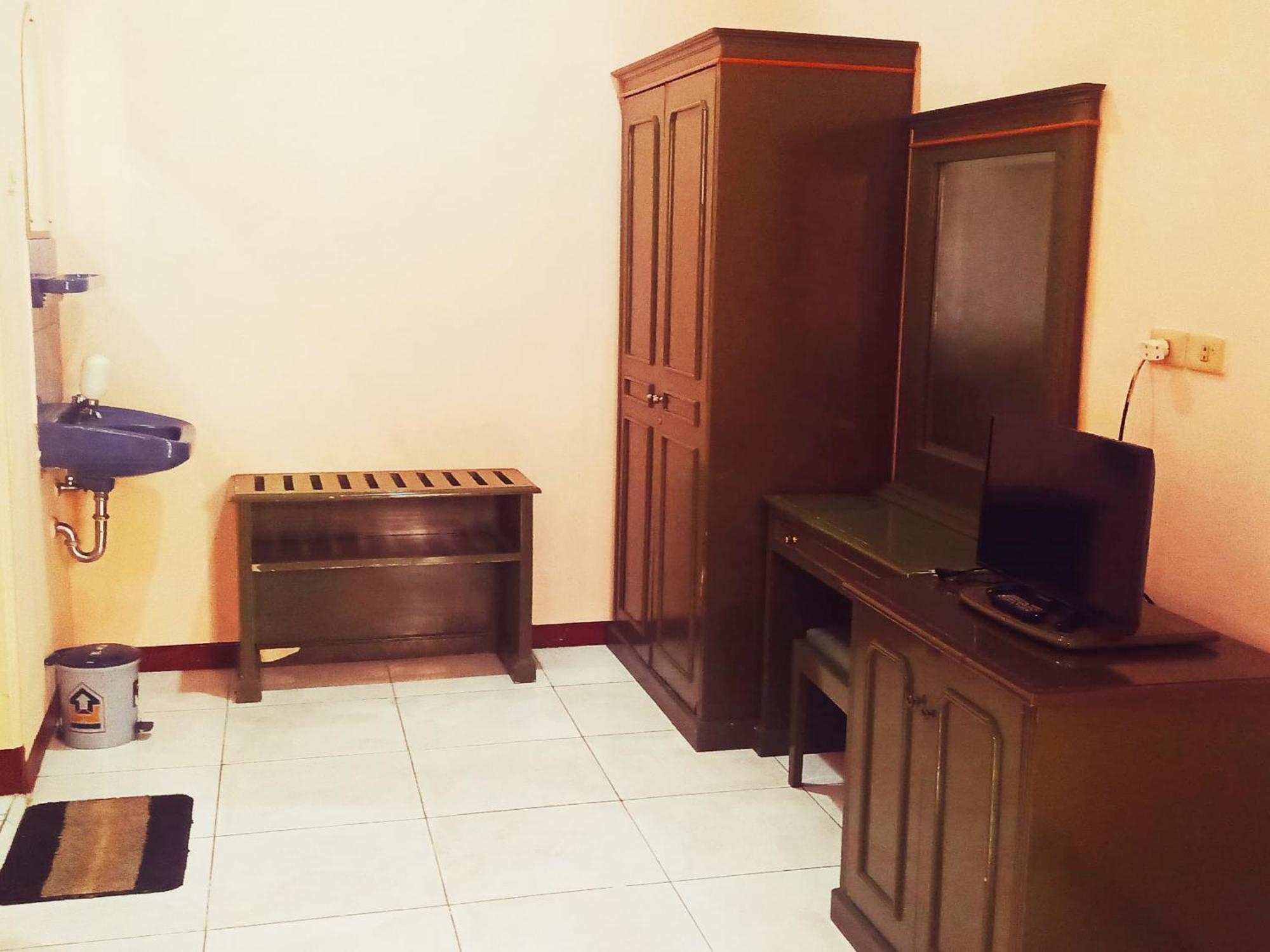 Hotel Wijaya Purwokerto Extérieur photo