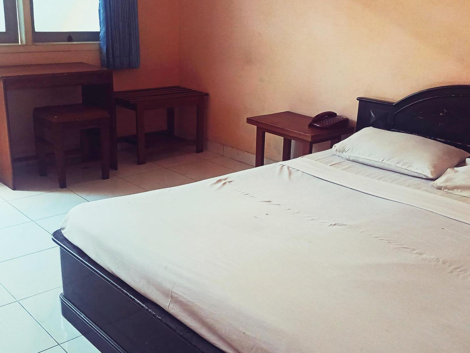 Hotel Wijaya Purwokerto Extérieur photo