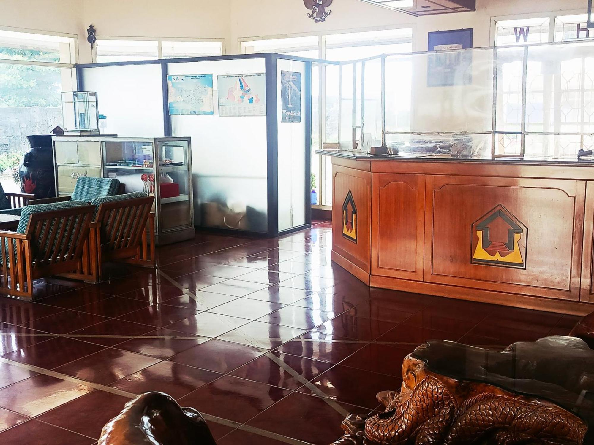 Hotel Wijaya Purwokerto Extérieur photo