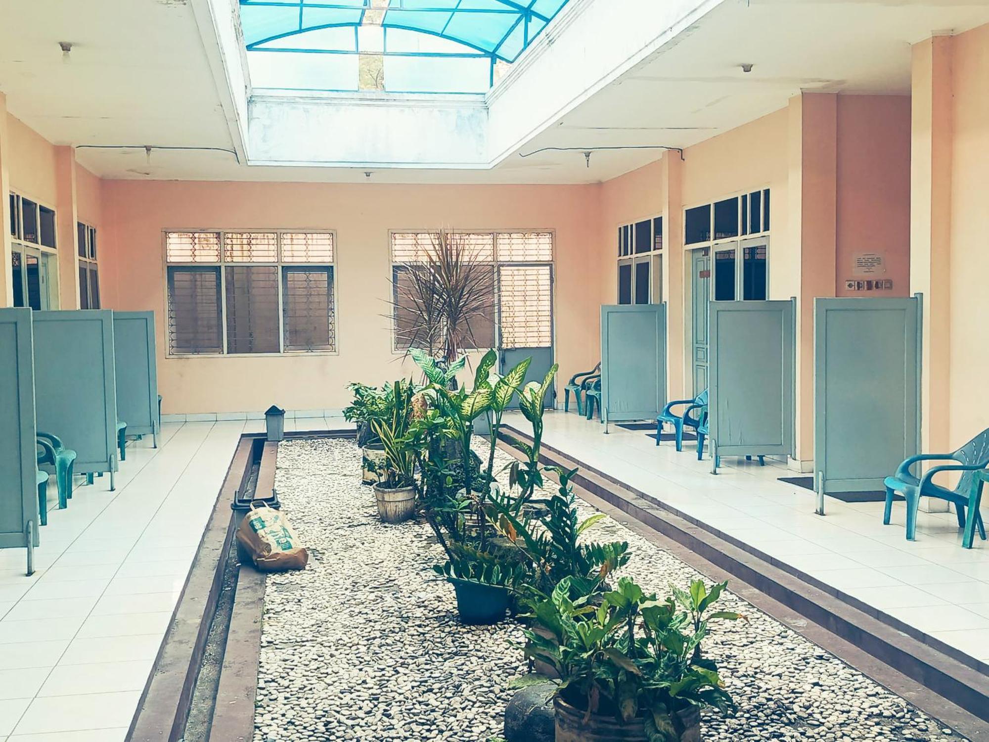 Hotel Wijaya Purwokerto Extérieur photo